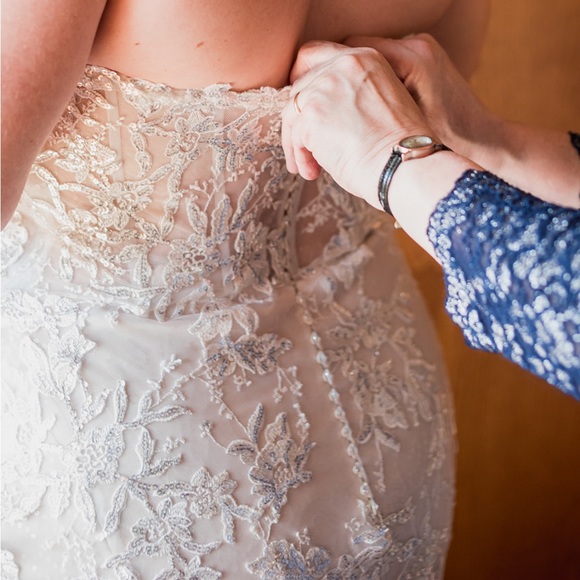 Wedding Dress *Altered* Essence of Australia Fit & Flare/Mermaid size 14 - Picture 7 of 7